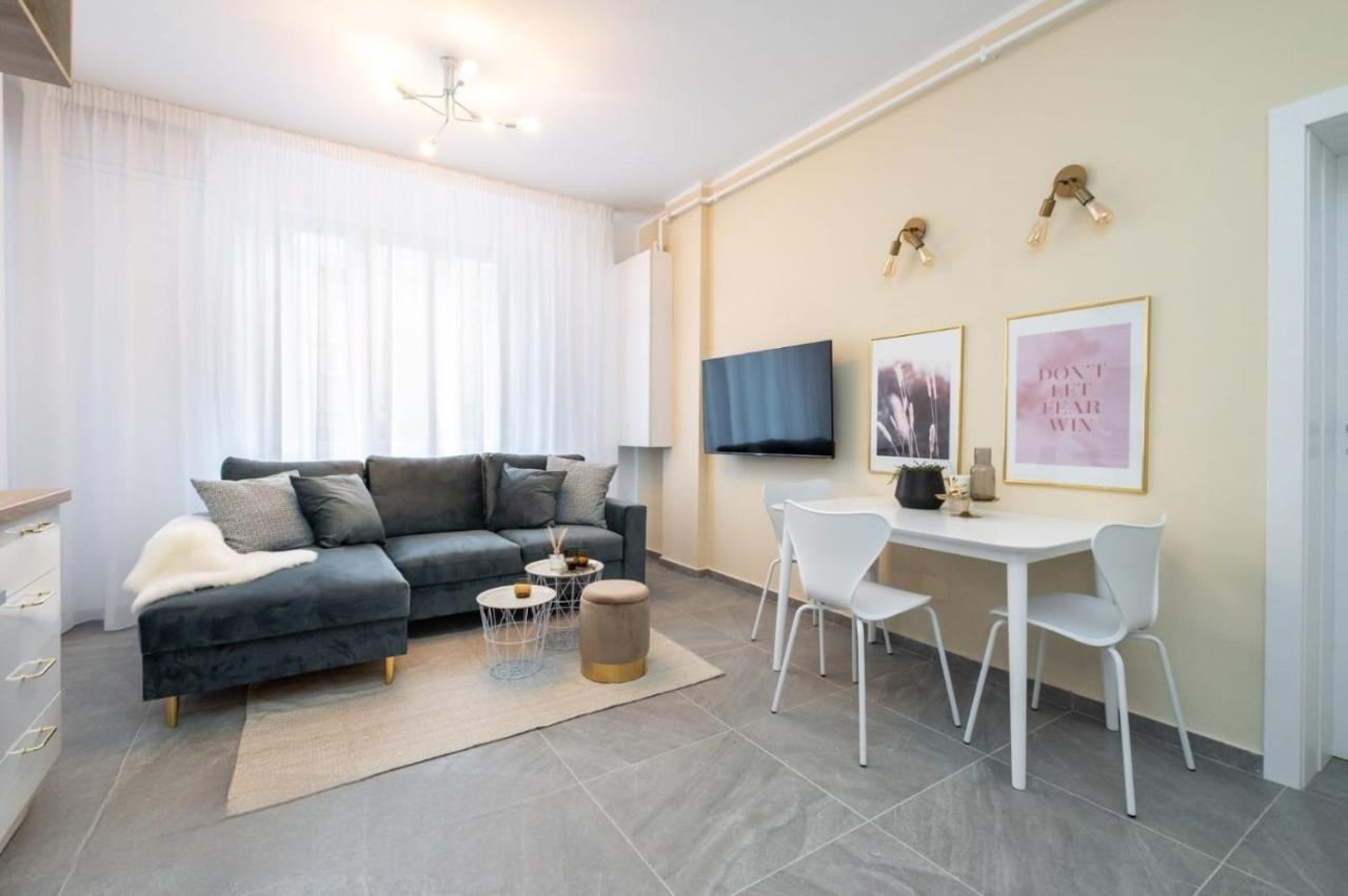 Cozy Cheerful In Center Bucharest Appartement Buitenkant foto